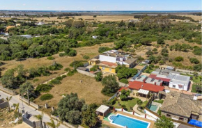 Stunning Home In Chiclana De La Fronter With Wifi